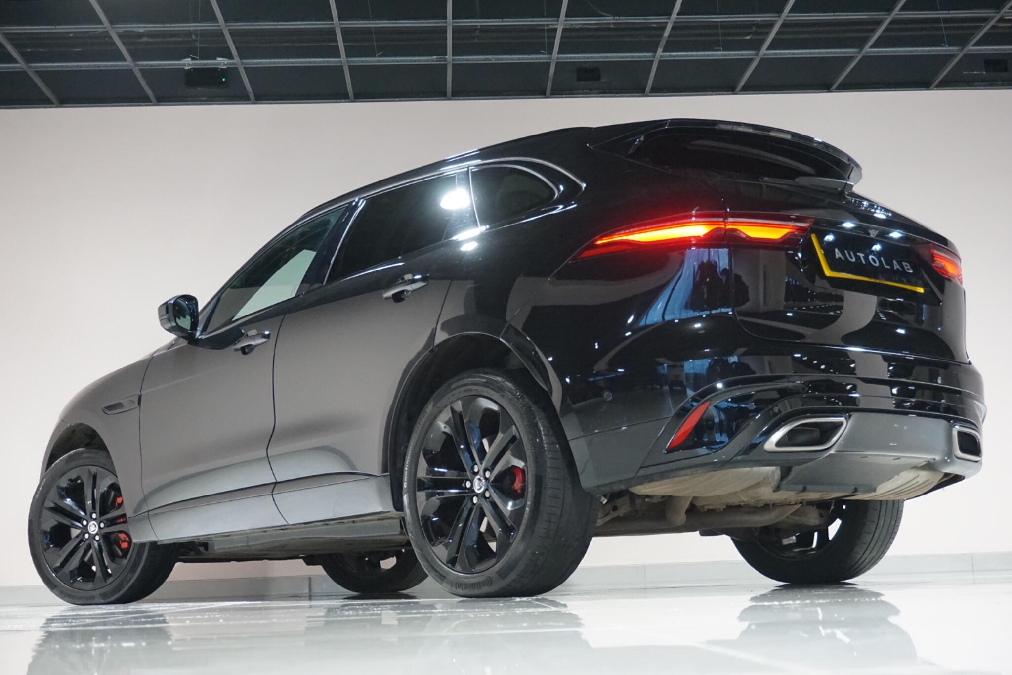 Jaguar F-PACE 3.0 D300 MHEV R-Dynamic HSE Black SUV 5dr Diesel Auto AWD Euro 6 (s/s) (300 ps)